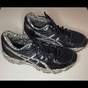 ASICS Gel-Enhance Ultra 3.0 Zebra Athletic Shoes